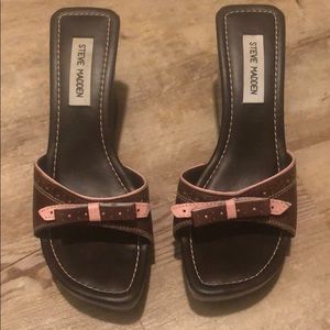 Steve Madden brown with pink accent slide